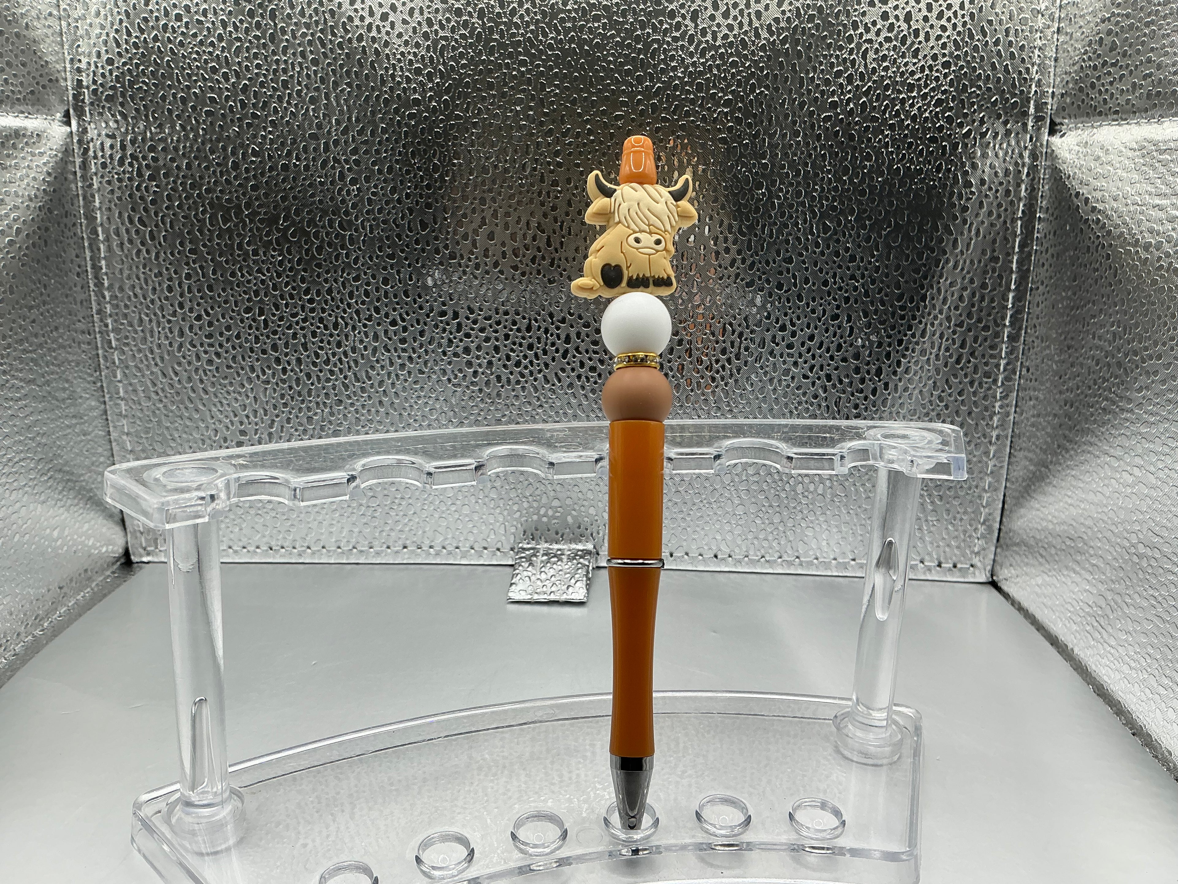 Blonde highland cow pen (black ink)