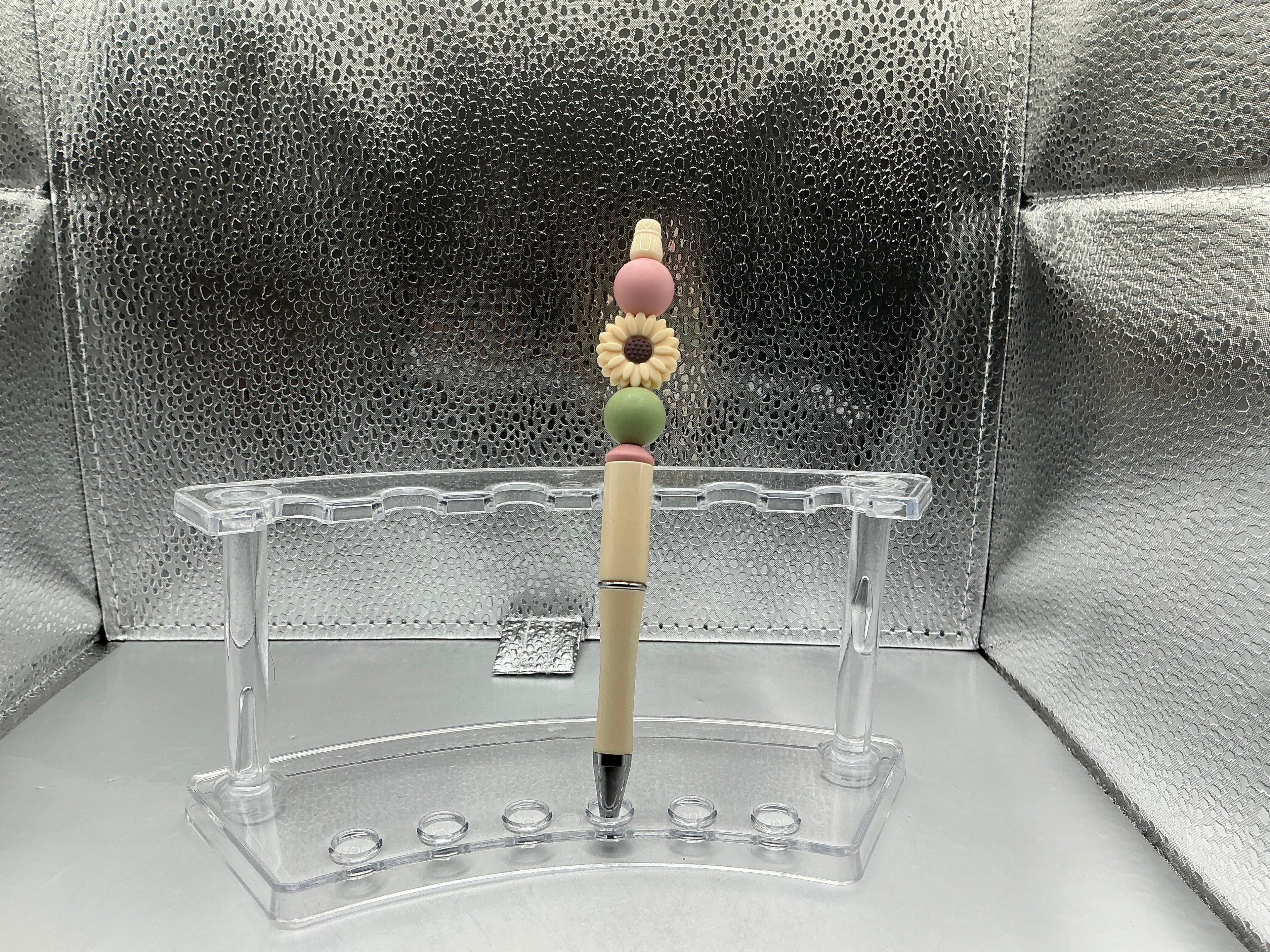 Cream flower pen (black ink)