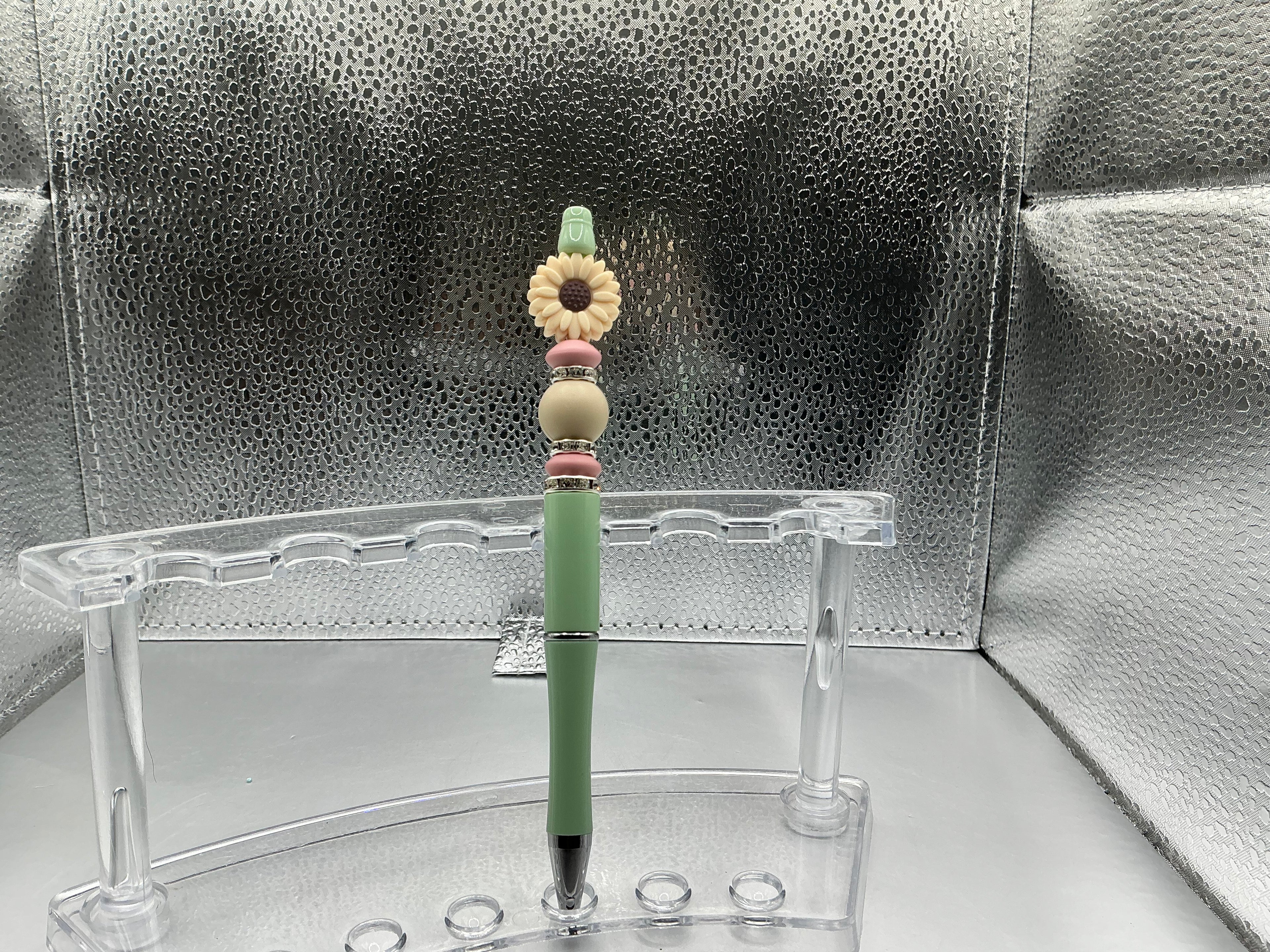 Cream flower pen (black ink)