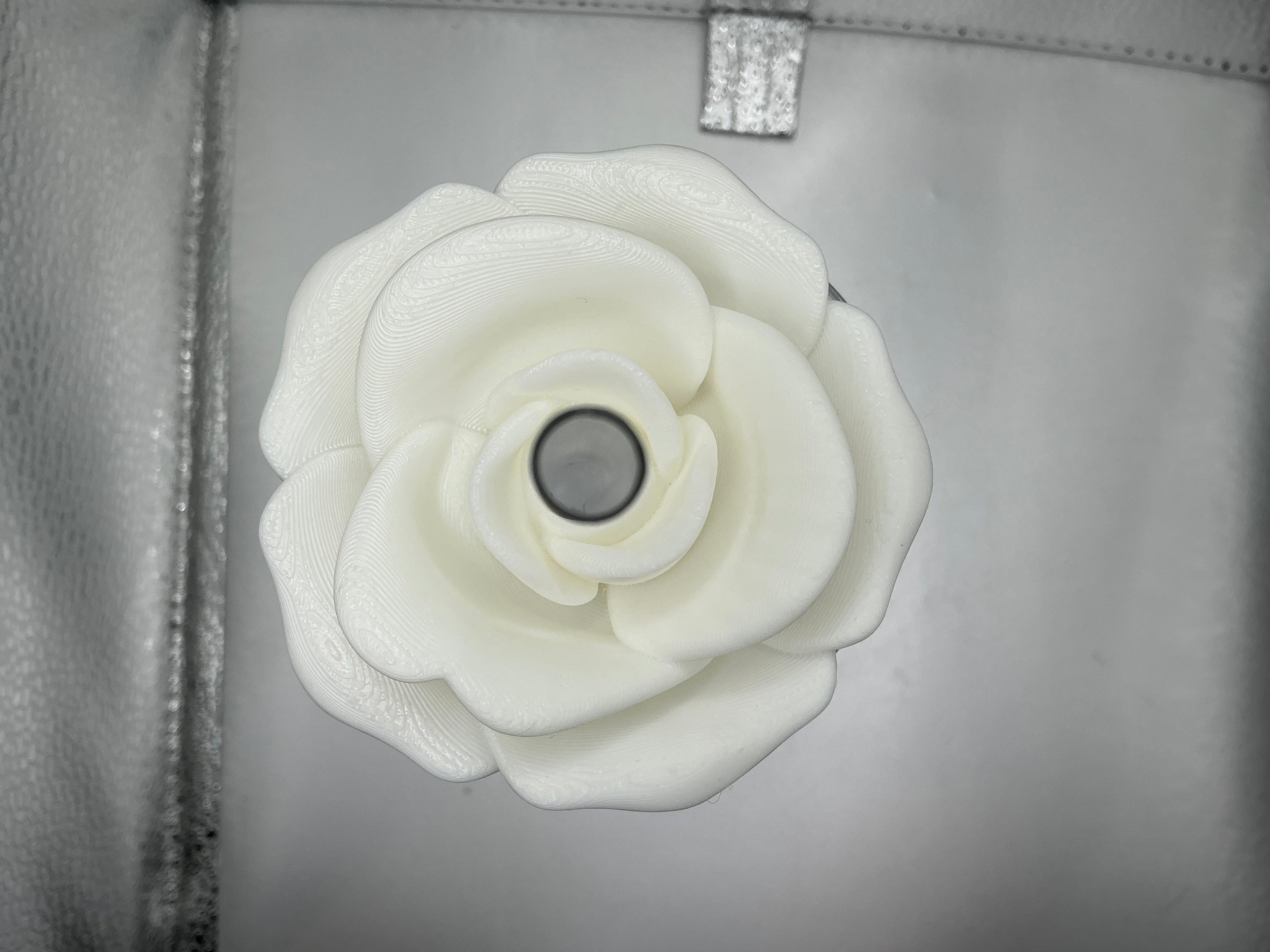 White rose lid topper