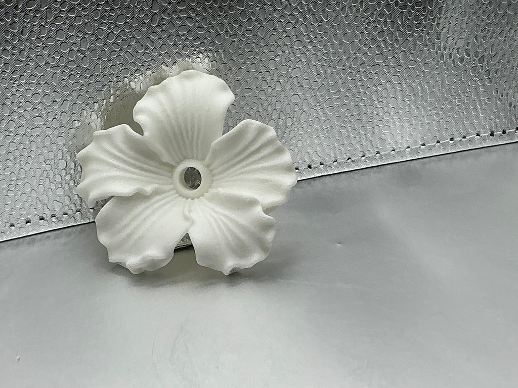 White hibiscus lid topper