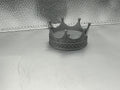 Gray crown lid topper